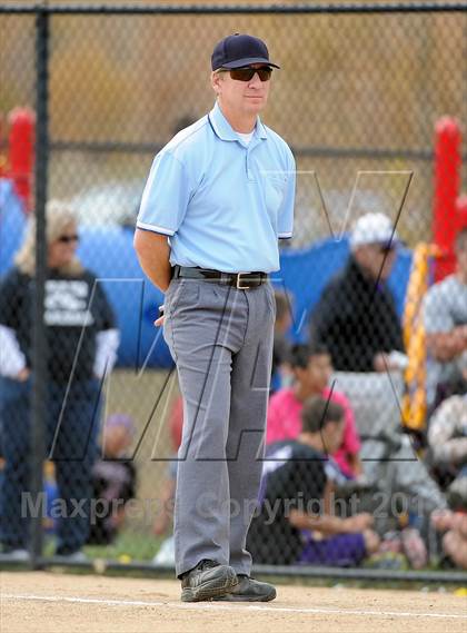 Thumbnail 2 in Erie vs. Mountain View (CHSAA 4A Playoffs) photogallery.