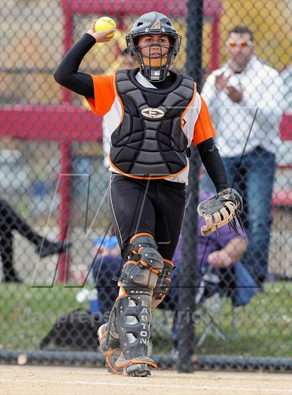 Thumbnail 2 in Erie vs. Mountain View (CHSAA 4A Playoffs) photogallery.