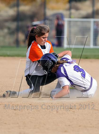 Thumbnail 3 in Erie vs. Mountain View (CHSAA 4A Playoffs) photogallery.