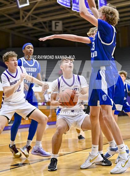 Thumbnail 2 in Indianapolis Bishop Chatard @ Muncie Central  photogallery.