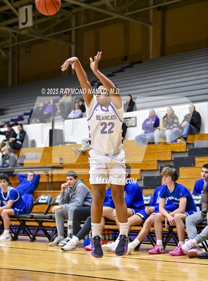 Thumbnail 1 in Indianapolis Bishop Chatard @ Muncie Central  photogallery.