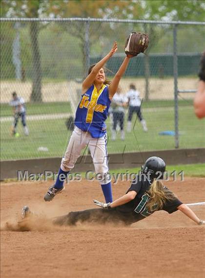 Thumbnail 2 in Granite Bay vs South Tahoe (Stephanie LeDoux Tournament) photogallery.