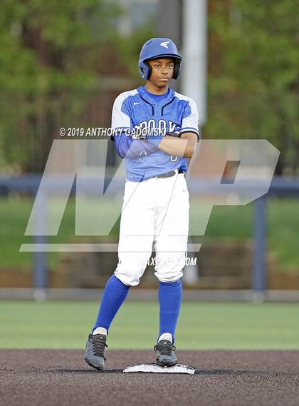 Thumbnail 1 in Brooks vs. Jones (Chicago Public League Semifinal Playoff) photogallery.