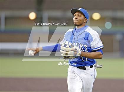 Thumbnail 2 in Brooks vs. Jones (Chicago Public League Semifinal Playoff) photogallery.