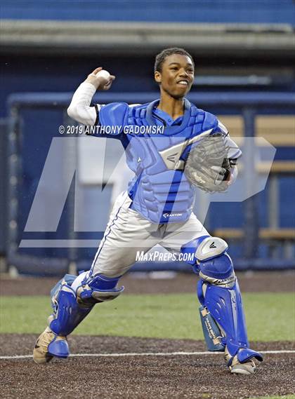 Thumbnail 1 in Brooks vs. Jones (Chicago Public League Semifinal Playoff) photogallery.