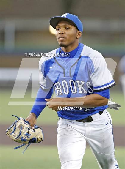 Thumbnail 3 in Brooks vs. Jones (Chicago Public League Semifinal Playoff) photogallery.