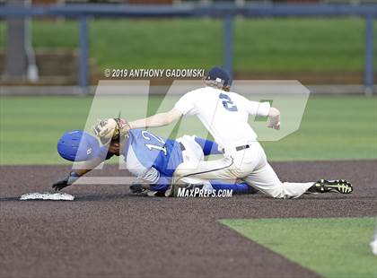 Thumbnail 1 in Brooks vs. Jones (Chicago Public League Semifinal Playoff) photogallery.