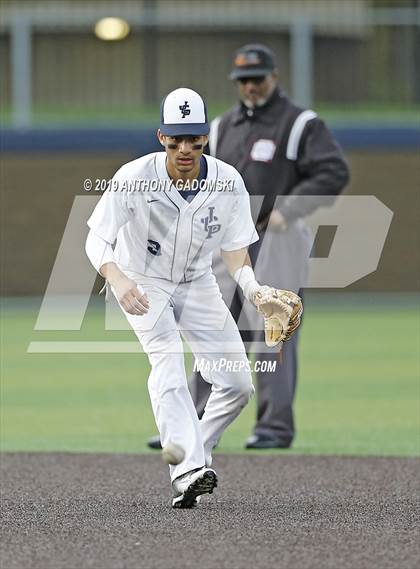 Thumbnail 3 in Brooks vs. Jones (Chicago Public League Semifinal Playoff) photogallery.