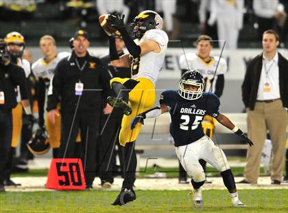 Thumbnail 1 in Del Oro vs. Bakersfield (CIF State D1 Final) photogallery.