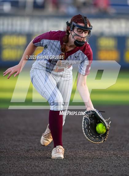 Thumbnail 1 in White Oak vs. Elysian Fields (UIL 3A Bi-District) photogallery.
