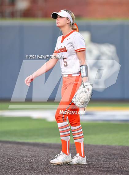 Thumbnail 3 in White Oak vs. Elysian Fields (UIL 3A Bi-District) photogallery.