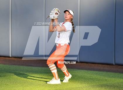 Thumbnail 1 in White Oak vs. Elysian Fields (UIL 3A Bi-District) photogallery.