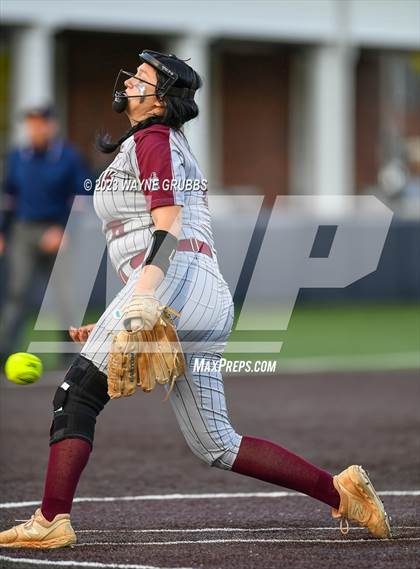 Thumbnail 2 in White Oak vs. Elysian Fields (UIL 3A Bi-District) photogallery.