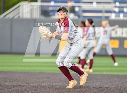 Thumbnail 3 in White Oak vs. Elysian Fields (UIL 3A Bi-District) photogallery.