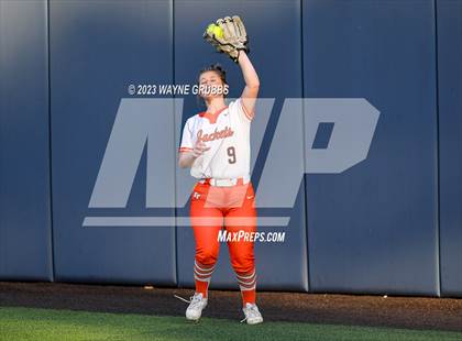 Thumbnail 3 in White Oak vs. Elysian Fields (UIL 3A Bi-District) photogallery.
