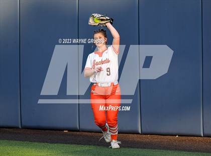 Thumbnail 1 in White Oak vs. Elysian Fields (UIL 3A Bi-District) photogallery.