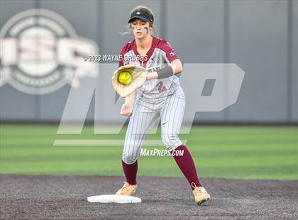 Thumbnail 1 in White Oak vs. Elysian Fields (UIL 3A Bi-District) photogallery.