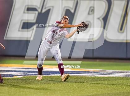Thumbnail 2 in White Oak vs. Elysian Fields (UIL 3A Bi-District) photogallery.