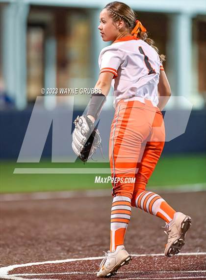 Thumbnail 1 in White Oak vs. Elysian Fields (UIL 3A Bi-District) photogallery.