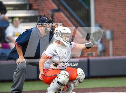 Thumbnail 3 in White Oak vs. Elysian Fields (UIL 3A Bi-District) photogallery.