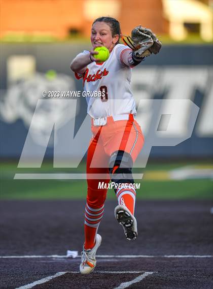 Thumbnail 3 in White Oak vs. Elysian Fields (UIL 3A Bi-District) photogallery.
