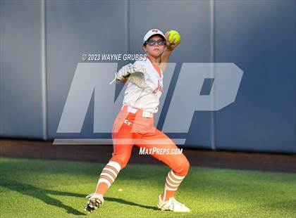Thumbnail 2 in White Oak vs. Elysian Fields (UIL 3A Bi-District) photogallery.