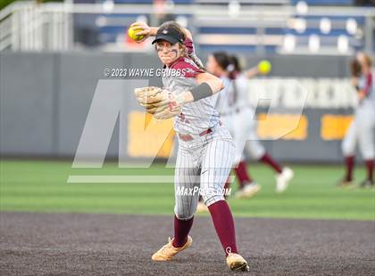 Thumbnail 1 in White Oak vs. Elysian Fields (UIL 3A Bi-District) photogallery.