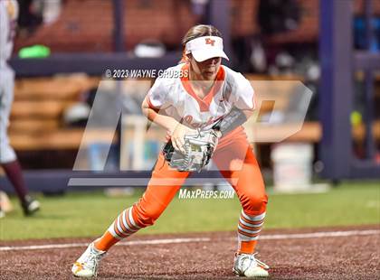 Thumbnail 2 in White Oak vs. Elysian Fields (UIL 3A Bi-District) photogallery.