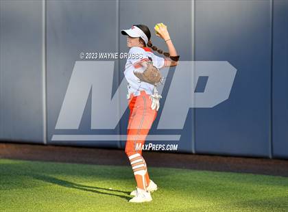 Thumbnail 2 in White Oak vs. Elysian Fields (UIL 3A Bi-District) photogallery.