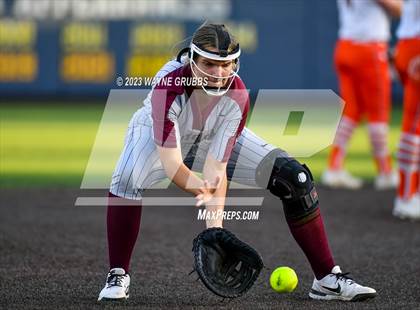 Thumbnail 1 in White Oak vs. Elysian Fields (UIL 3A Bi-District) photogallery.