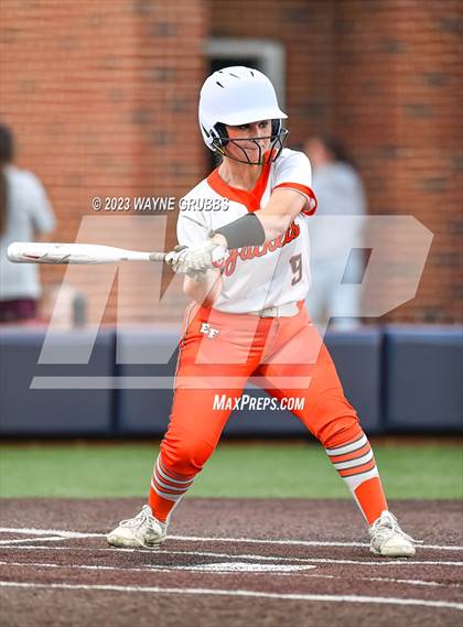 Thumbnail 1 in White Oak vs. Elysian Fields (UIL 3A Bi-District) photogallery.