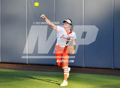 Thumbnail 3 in White Oak vs. Elysian Fields (UIL 3A Bi-District) photogallery.