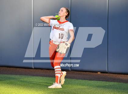 Thumbnail 2 in White Oak vs. Elysian Fields (UIL 3A Bi-District) photogallery.