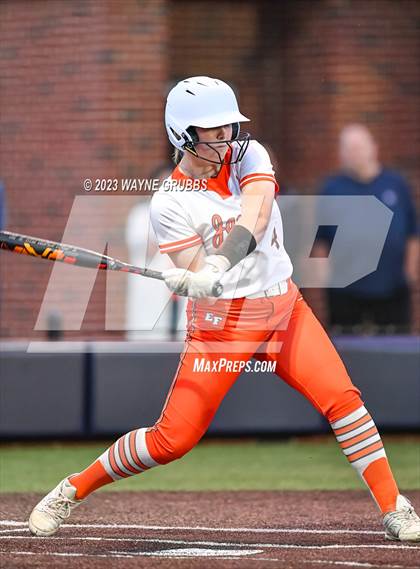Thumbnail 3 in White Oak vs. Elysian Fields (UIL 3A Bi-District) photogallery.