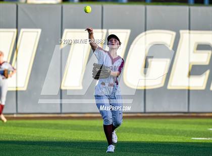 Thumbnail 1 in White Oak vs. Elysian Fields (UIL 3A Bi-District) photogallery.