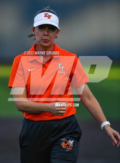 Thumbnail 2 in White Oak vs. Elysian Fields (UIL 3A Bi-District) photogallery.