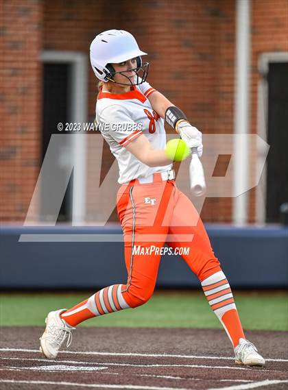 Thumbnail 1 in White Oak vs. Elysian Fields (UIL 3A Bi-District) photogallery.