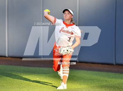 Thumbnail 3 in White Oak vs. Elysian Fields (UIL 3A Bi-District) photogallery.
