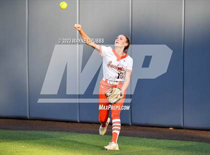 Thumbnail 3 in White Oak vs. Elysian Fields (UIL 3A Bi-District) photogallery.