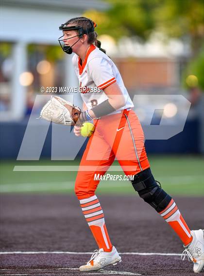 Thumbnail 2 in White Oak vs. Elysian Fields (UIL 3A Bi-District) photogallery.