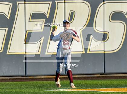 Thumbnail 2 in White Oak vs. Elysian Fields (UIL 3A Bi-District) photogallery.