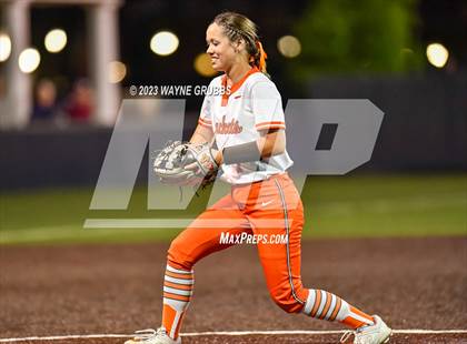Thumbnail 2 in White Oak vs. Elysian Fields (UIL 3A Bi-District) photogallery.