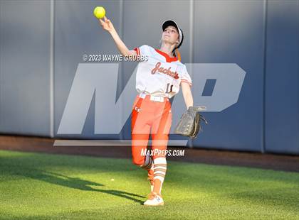 Thumbnail 2 in White Oak vs. Elysian Fields (UIL 3A Bi-District) photogallery.