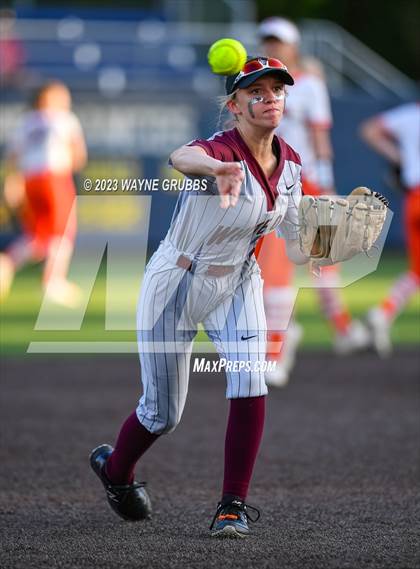 Thumbnail 3 in White Oak vs. Elysian Fields (UIL 3A Bi-District) photogallery.