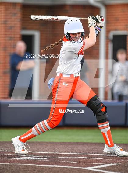 Thumbnail 2 in White Oak vs. Elysian Fields (UIL 3A Bi-District) photogallery.