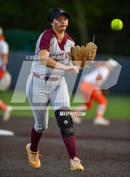 Thumbnail 1 in White Oak vs. Elysian Fields (UIL 3A Bi-District) photogallery.