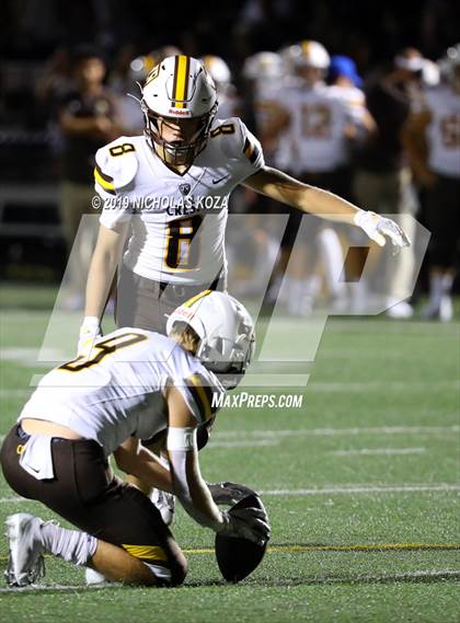 Thumbnail 3 in Crespi vs. Harvard-Westlake photogallery.