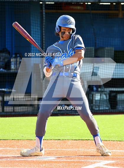 Thumbnail 2 in Warren vs. Gahr photogallery.