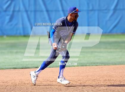 Thumbnail 3 in Warren vs. Gahr photogallery.