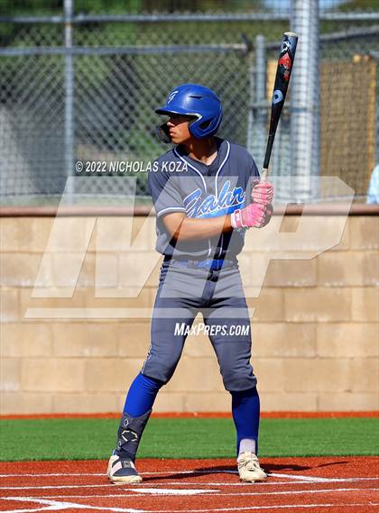 Thumbnail 2 in Warren vs. Gahr photogallery.